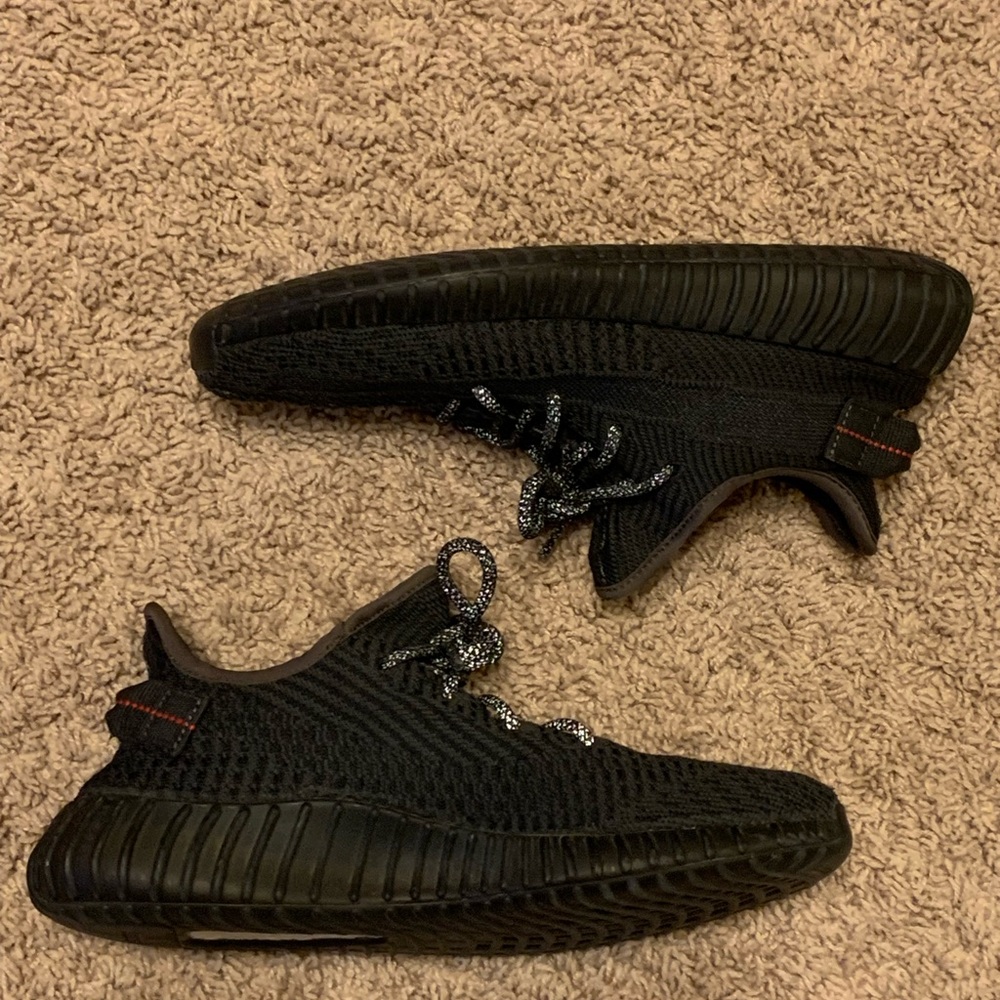 Yeezy Boost 350 v2 Men’s Size 8 Used